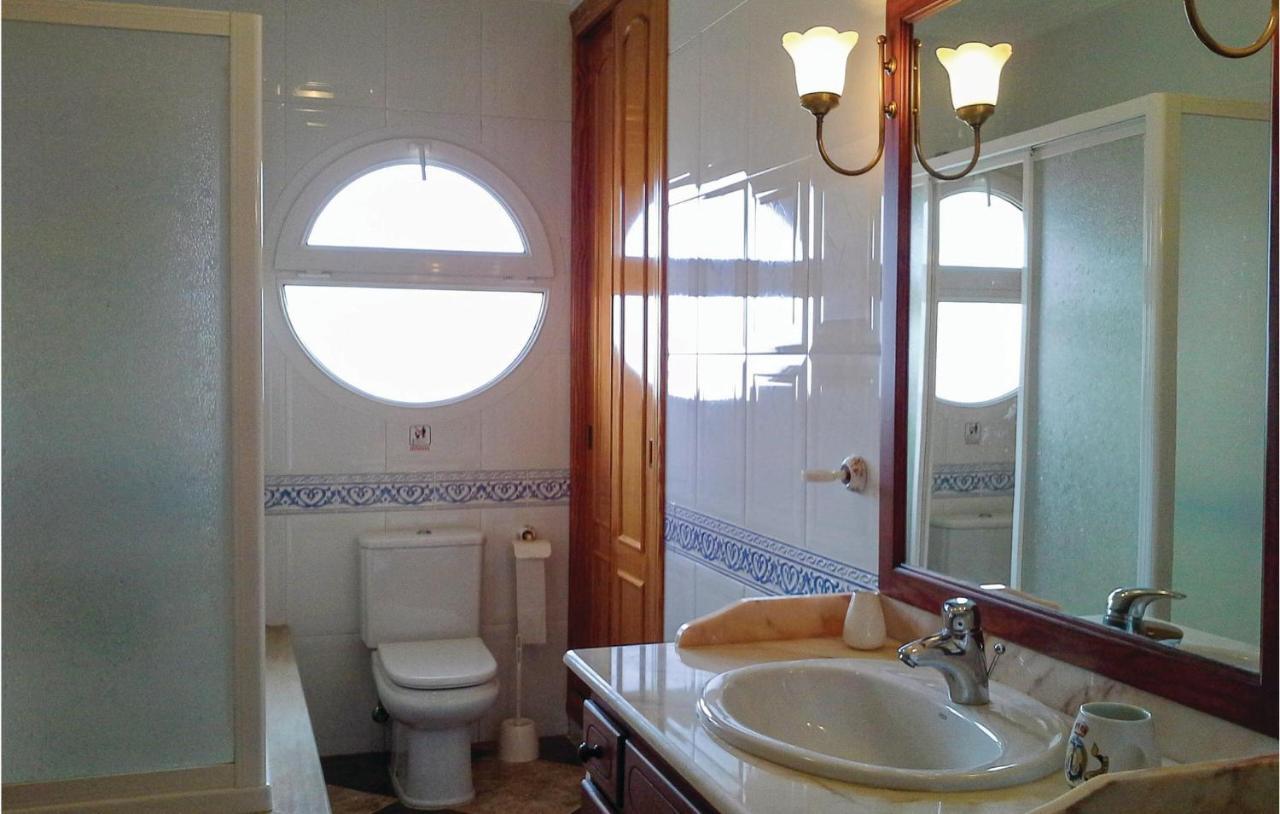 Awesome Home In Portman With Kitchen Eksteriør billede