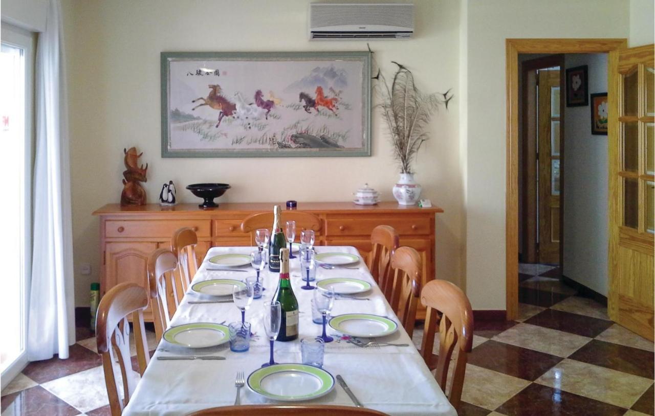 Awesome Home In Portman With Kitchen Eksteriør billede